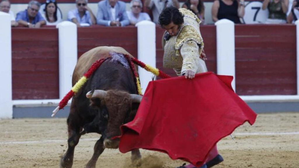 morante-con-la-zurda