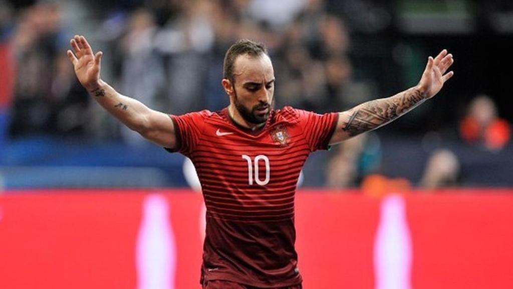 Ricardinho celebra un gol.
