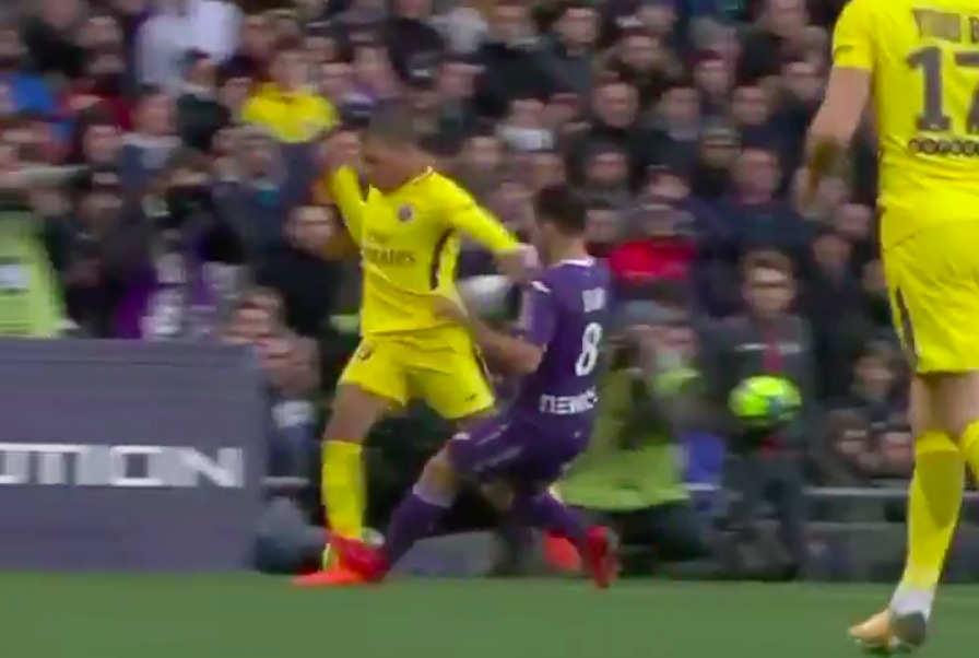 Tembló París: pisotón a Mbappé a cuatro días del Madrid