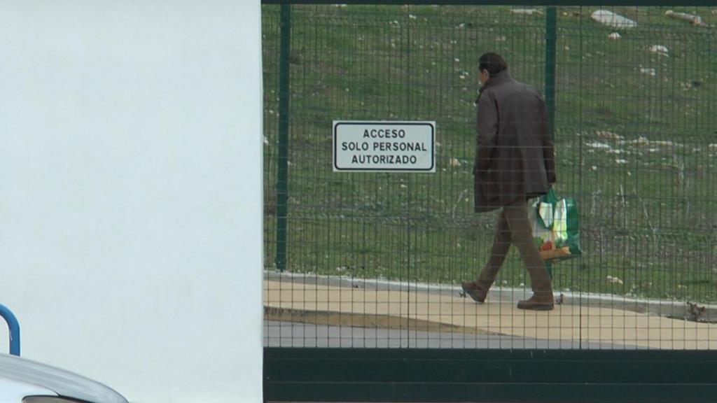 Julián Muñoz entrando en el CIS.