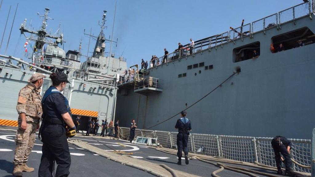 Fotografía a bordo de la fragata Victoria en su despliegue en la Operación Atalanta.