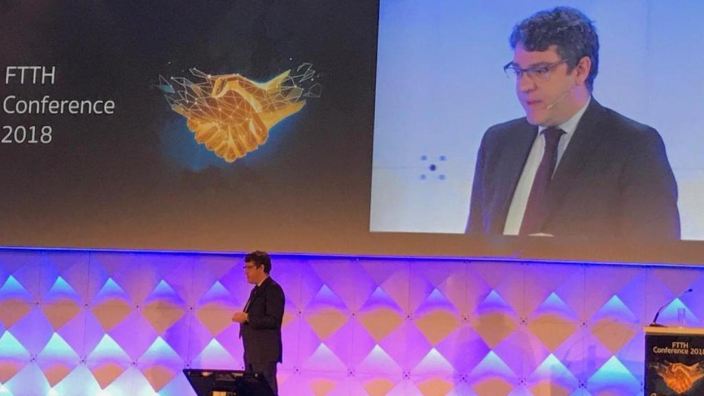 Álvaro Nadal durante su presentación en la FTTH Conference 2018.
