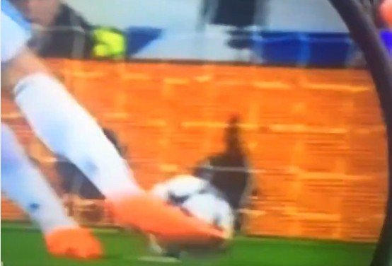 El penalti de la polémica: lanzamiento válido de Cristiano