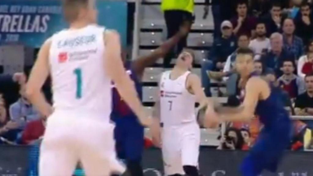 Manotazo de Sanders a Luka Doncic