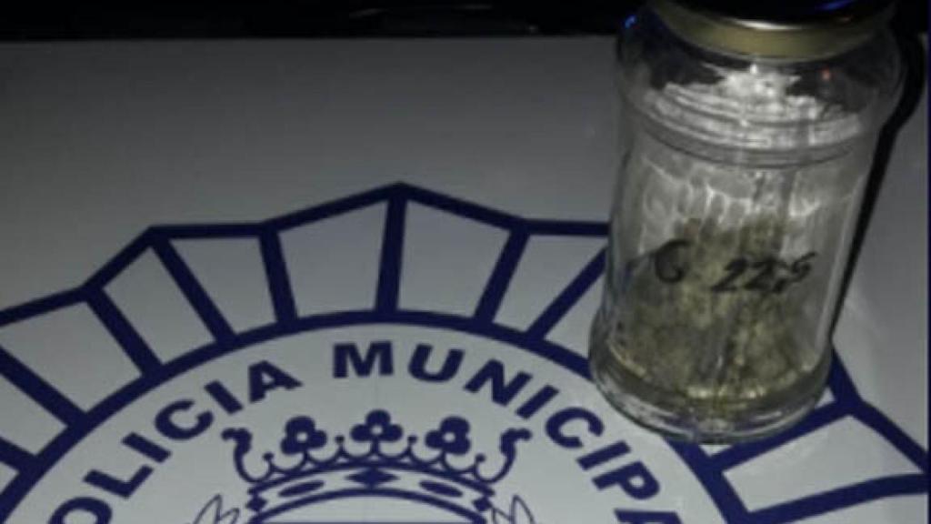 Valladolid-policia-marihuana-bote-coche