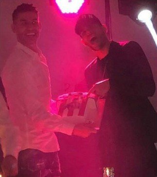 Lucas Hernández le devuelve el vacile a Theo en su cumpleaños