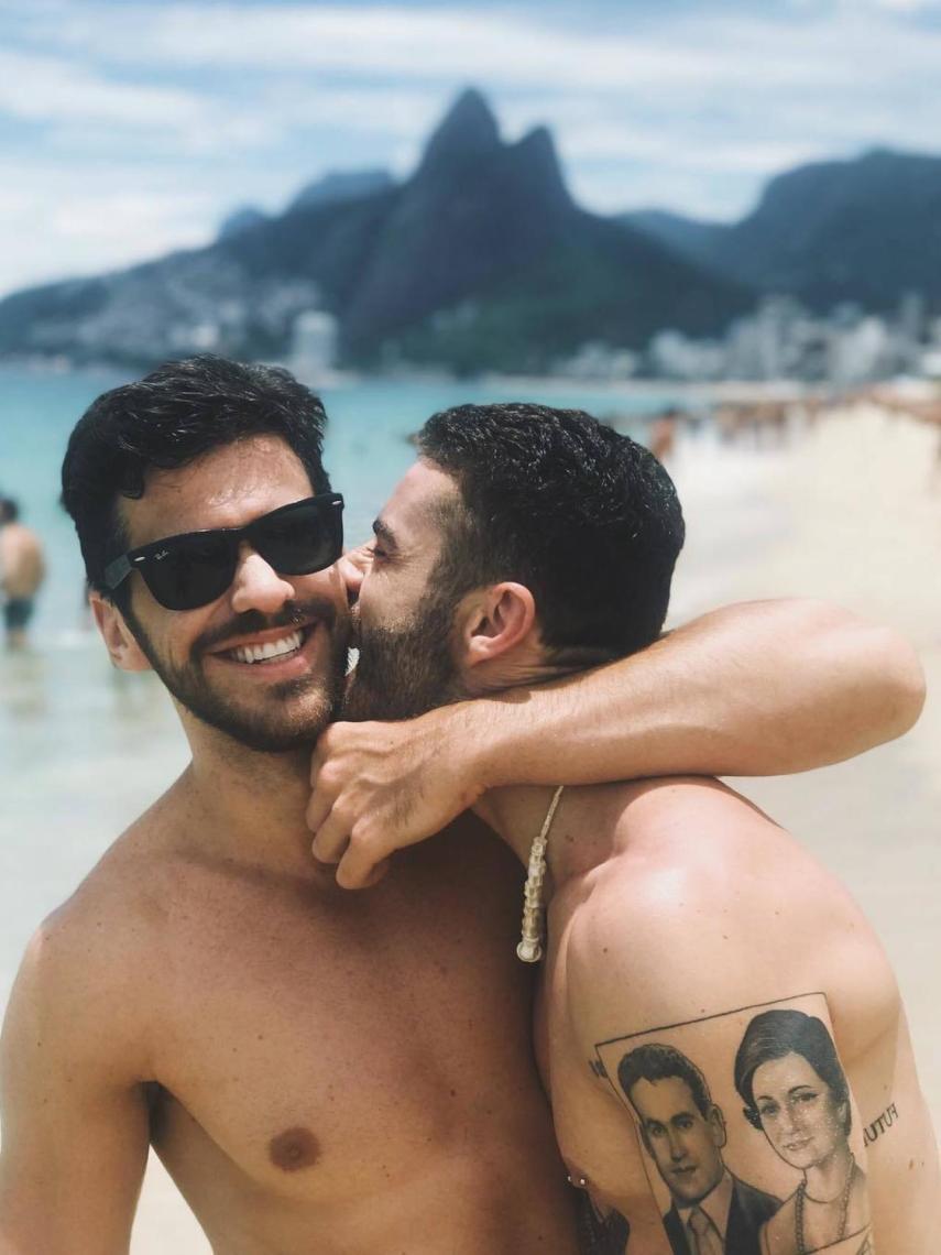 Pelayo Díaz y su comprometido.