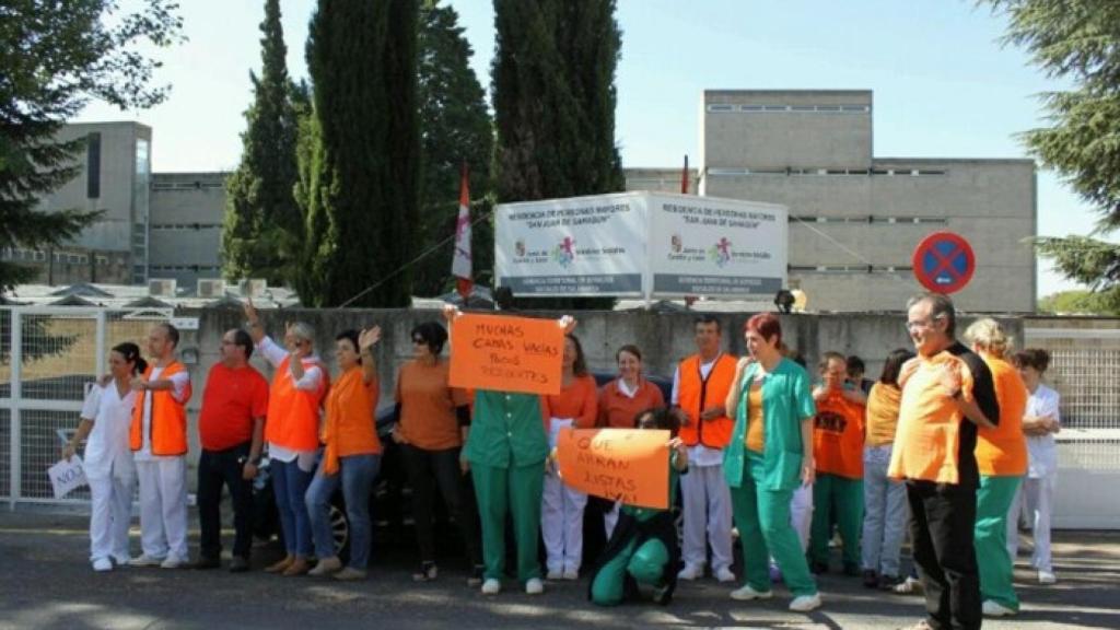 trabajadores servicios sociales