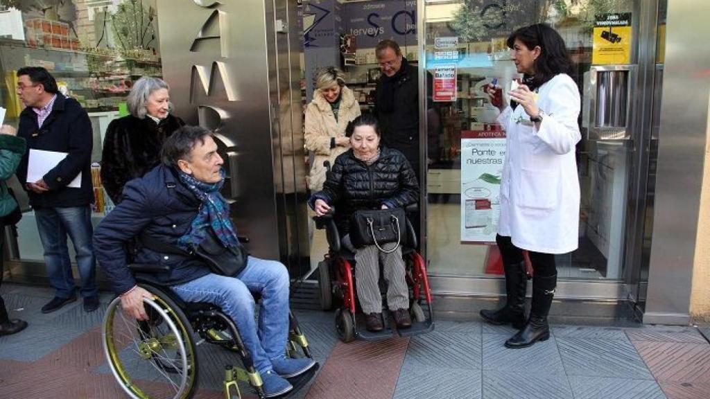 Entrega sello establecimiento accesible2