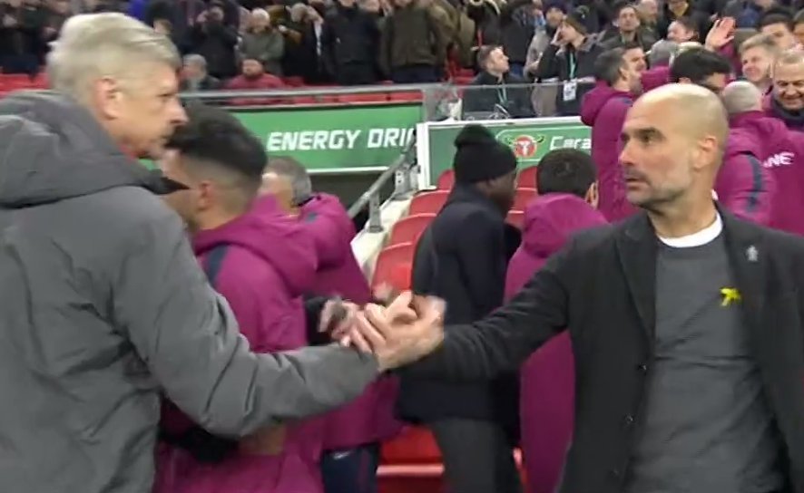 Guardiola desafía a la FA luciendo el lazo amarillo