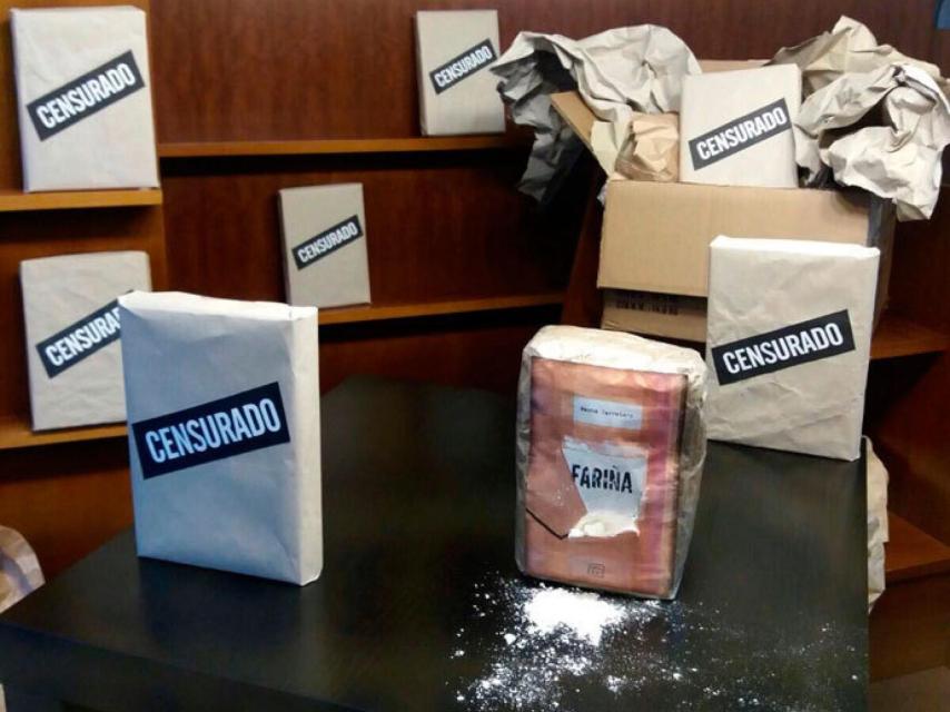 La protesta de la librería Lume para defender Fariña del secuestro como medida cautelar.