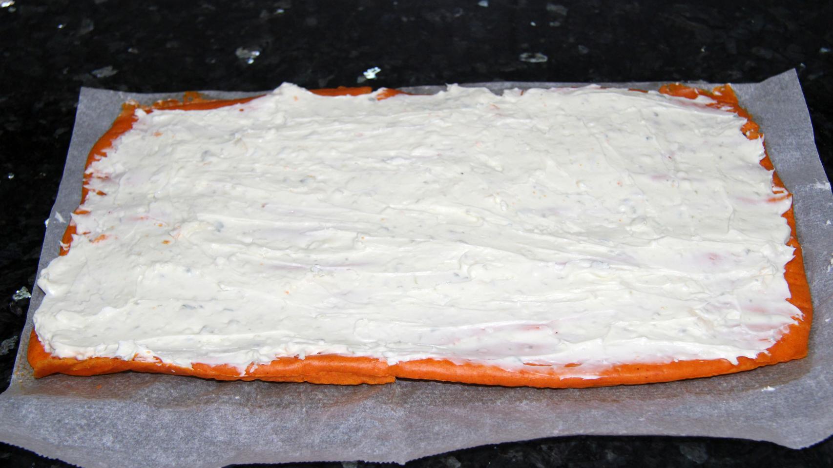 BRAZO DE GITANO DE PIMIENTOS DEL PIQUILLO, QUESO, CANÓNIGOS Y NUECES 12