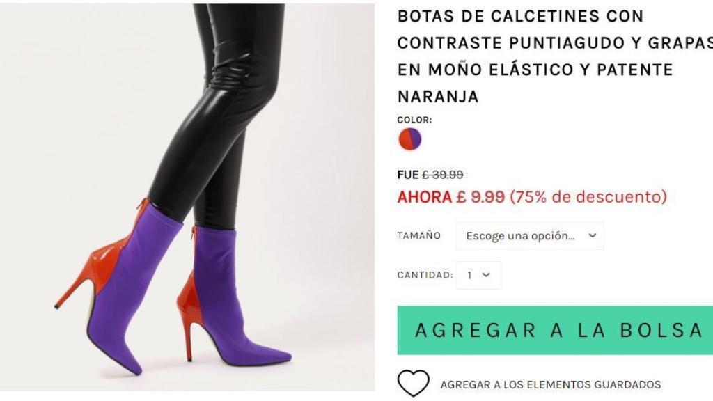 Botines en punta con tacón de aguja.