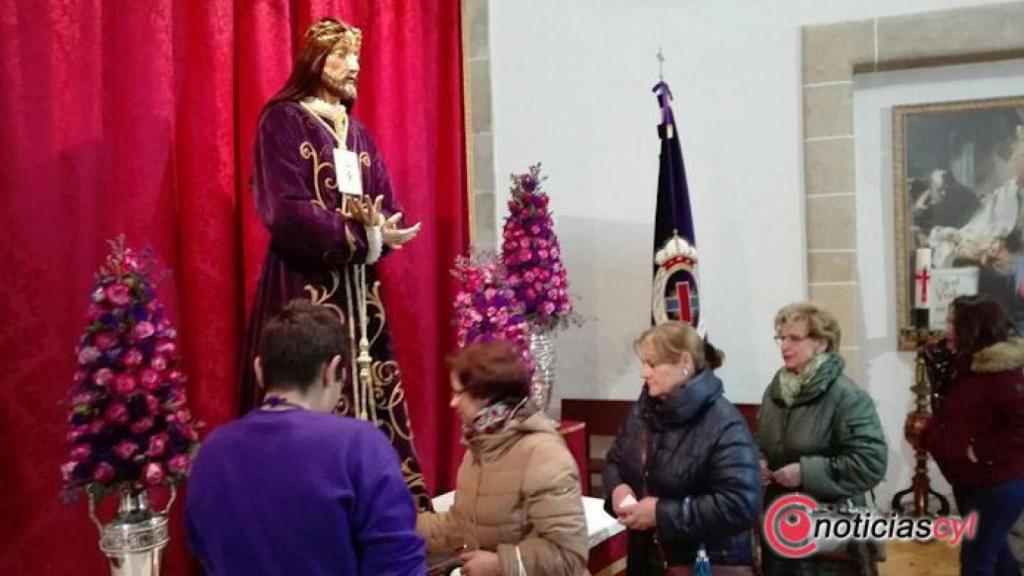 besapies jesus rescatado salamanca (7)