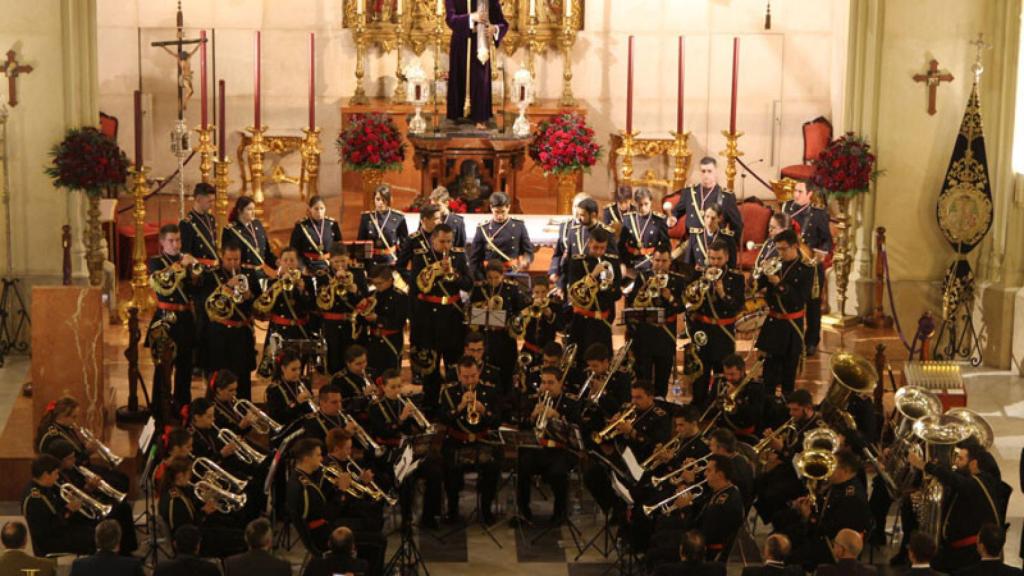 C banda cristo yacente