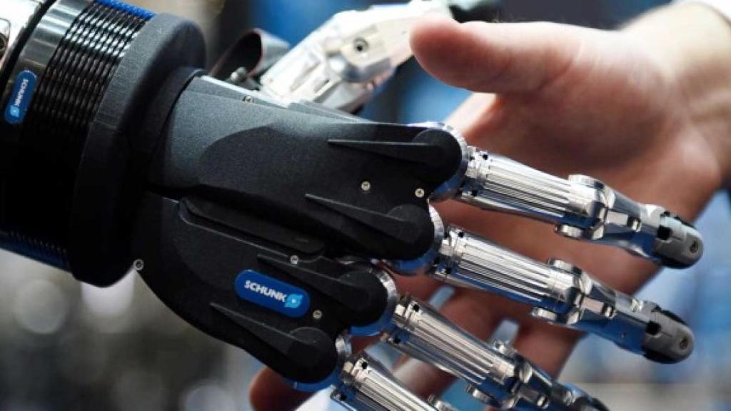 Más allá del horizonte visible