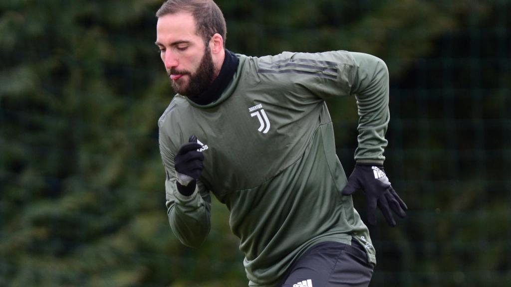 Higuaín, durante un entrenamiento con la Juventus.