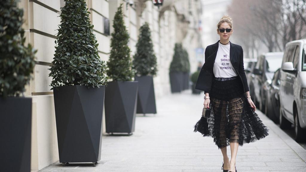 La 'influencer' Chiara Ferragni con una de las camisetas de Dior.