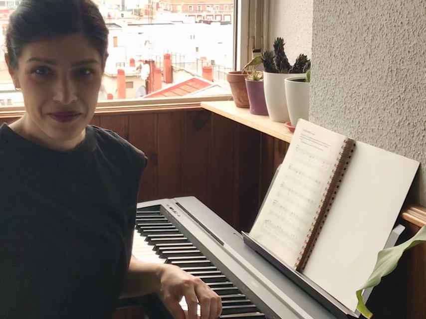 Inés Cruz, música.