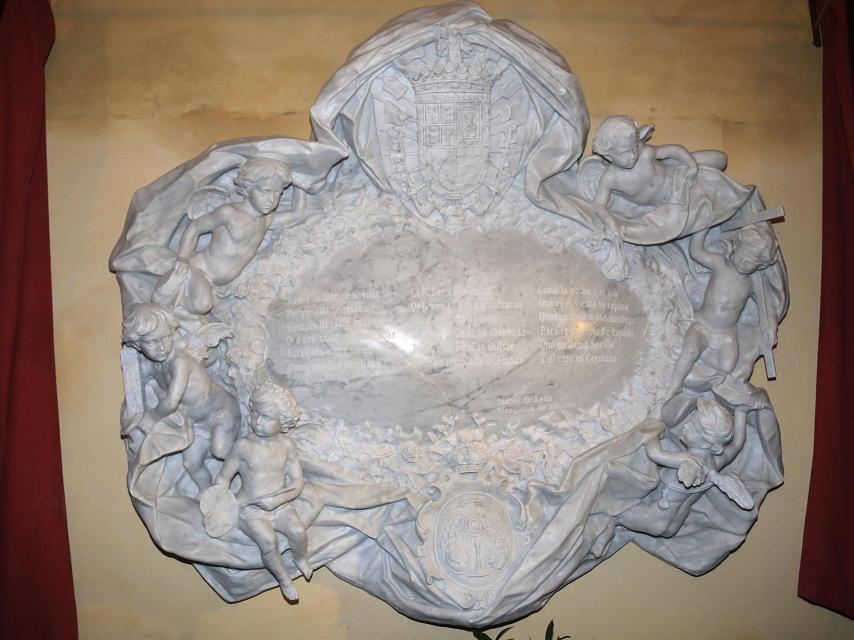 Monumento en homenaje a la duquesa de Alba.