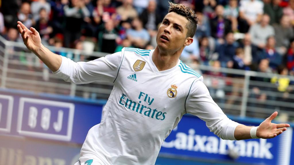 Cristiano celebra uno de sus goles al Eibar.