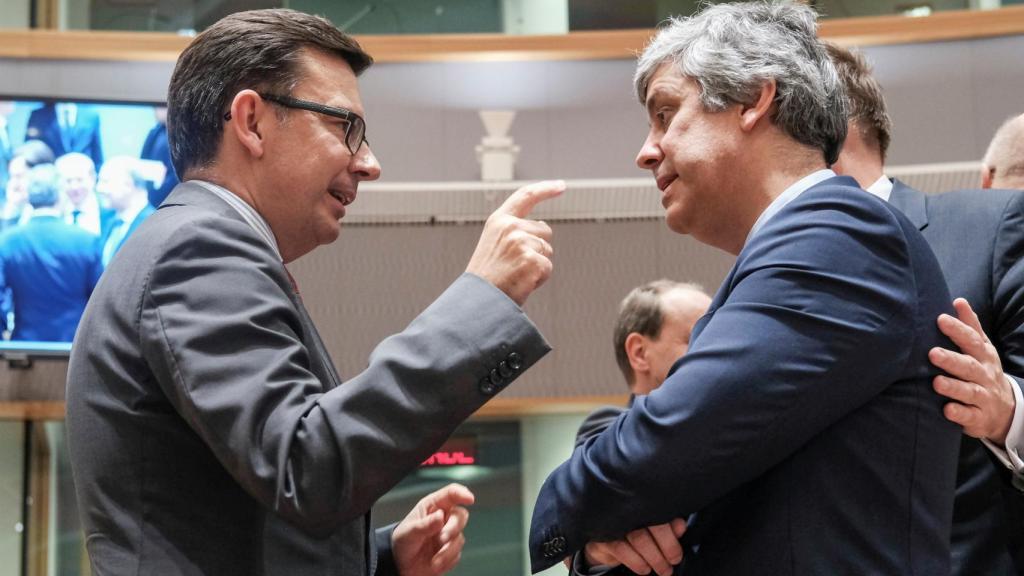 Escolano charla con el presidente del Eurogrupo