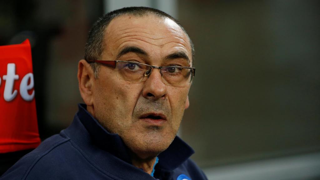 Maurizio Sarri fue muy descortés con la pregunta de una mujer.