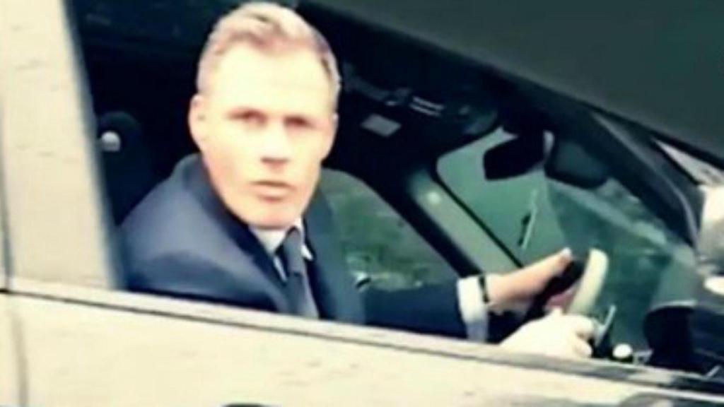 Carragher escupe a una niña de 14 años