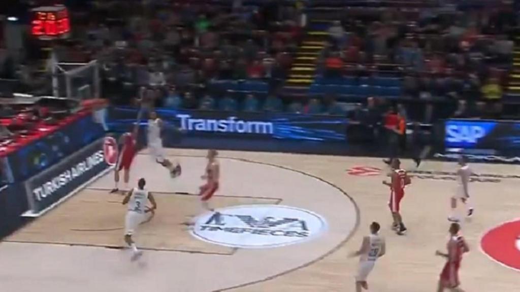 Taylor luce su poderío.