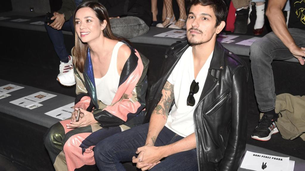 Dafne y Mario en un desfile.