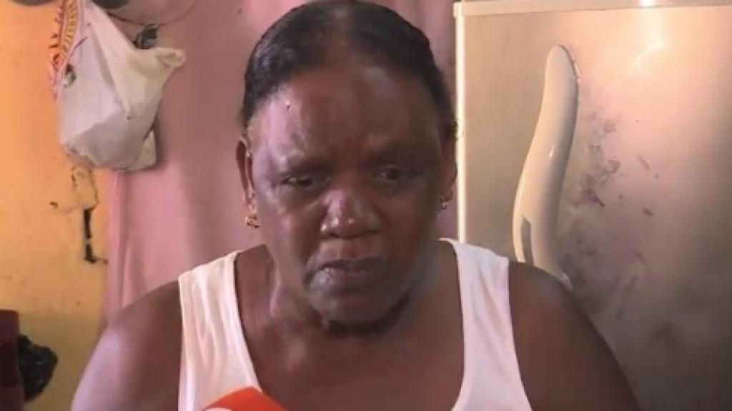 Juana, la madre de Ana Julia, en plena entrevista.