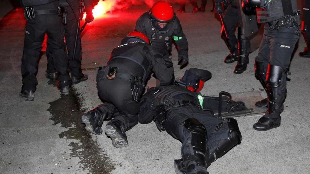 Inocencio Alonso, atendido por sus compañeros.