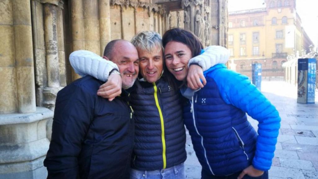 calleja con juanito oiarzabal y edurne pasaban