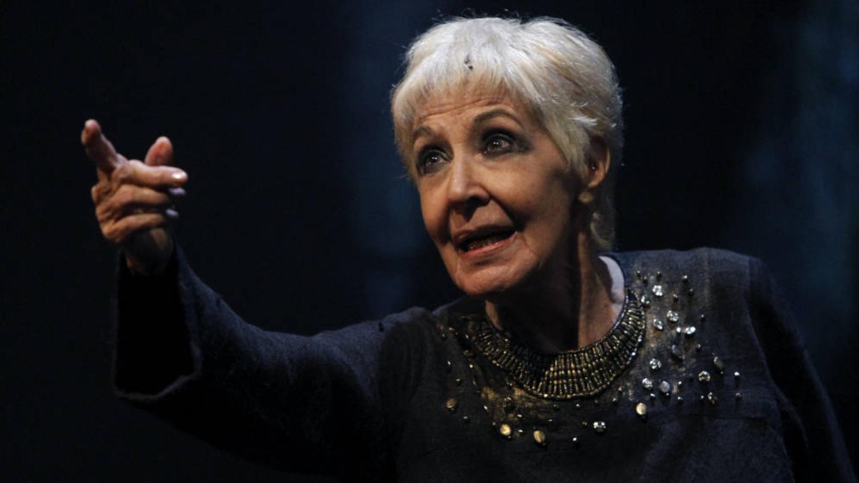 De chica de la Cruz Roja a dama del teatro: los mejores papeles de Concha Velasco