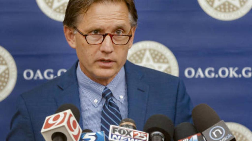 Mike Hunter, fiscal general de Oklahoma.