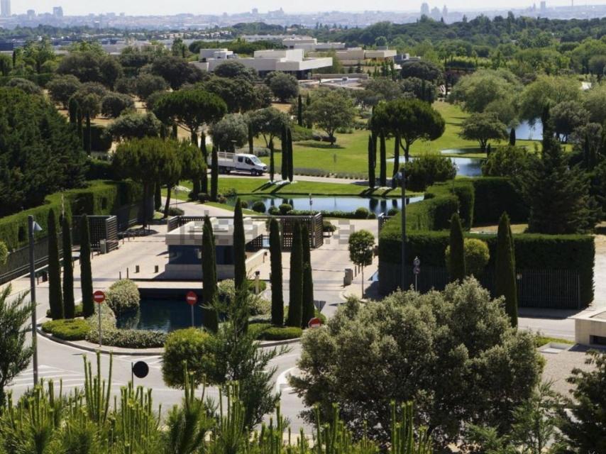 Salida de la zona de seguridad de la finca.