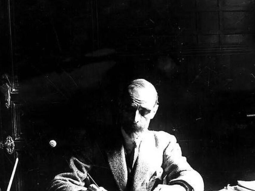 Francesc Cambó en su despacho, durante los años 30.