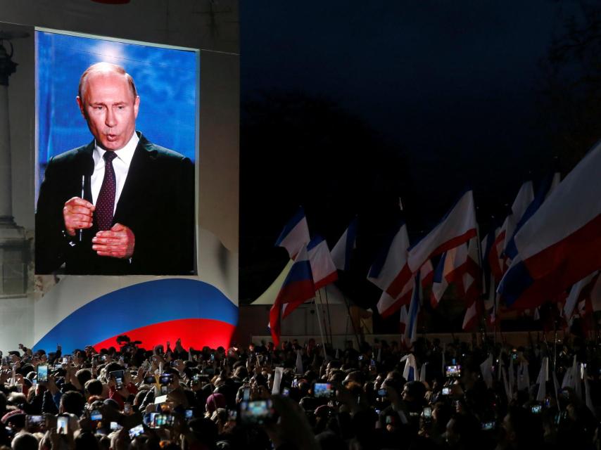 Putin: paseo hacia el cuarto mandato con el enemigo fuera de casa