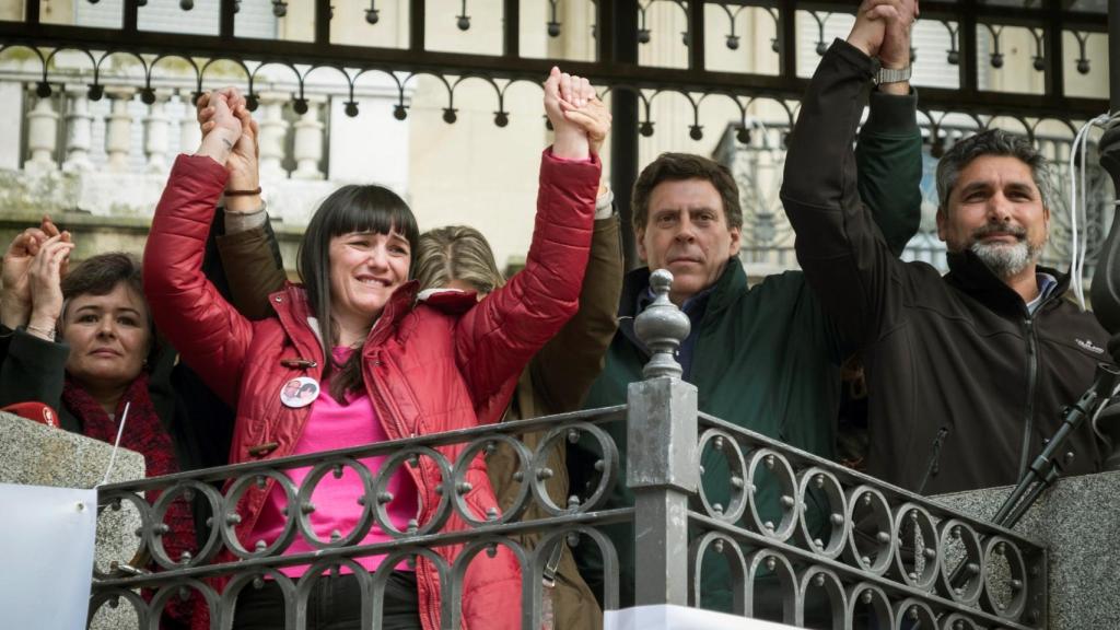 Ruth Ortiz, a la izquierda, en la manifestación de este domingo.