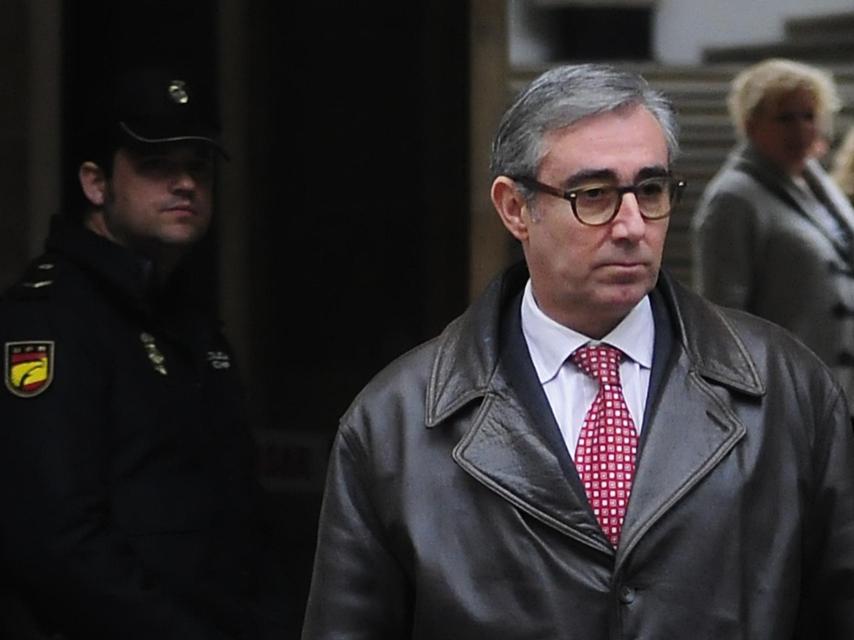 Diego Torres saliendo de la Audiencia. GTRES.