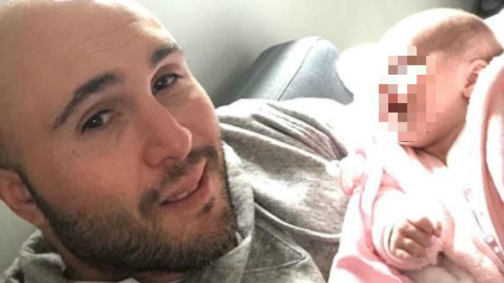 Kiko Rivera y su pequeña Carlota.