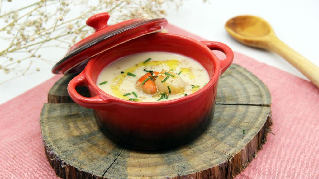 Crema de coliflor con manzana y vieiras