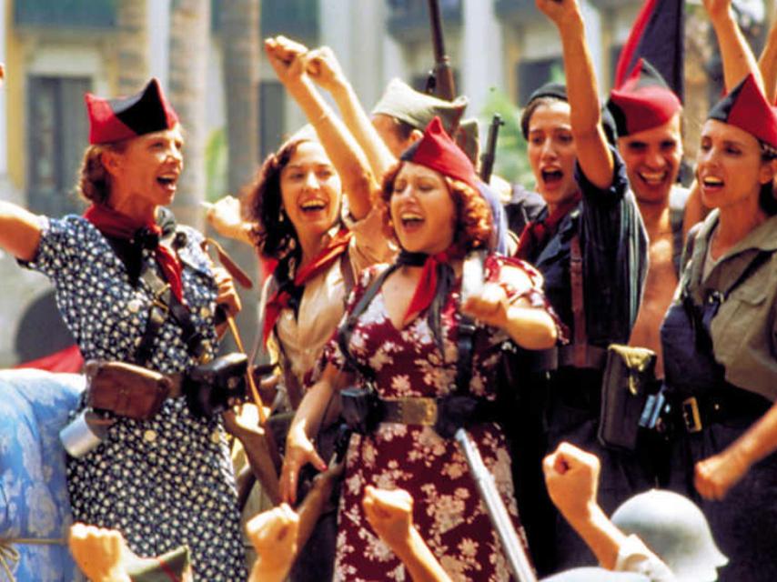 Fotograma de Libertarias, una película de Vicente Aranda.