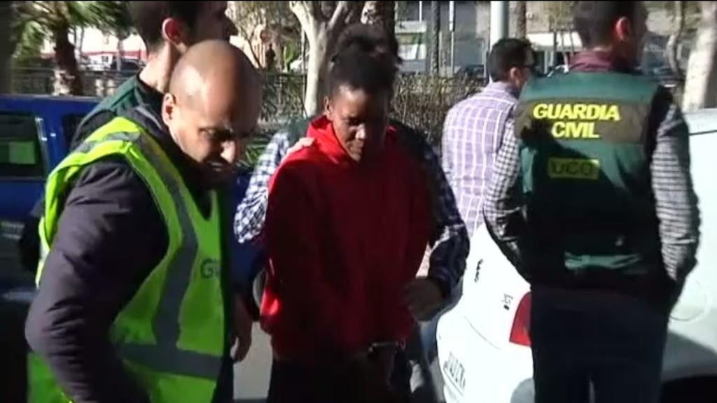 Ana Julia detenida por la Guardia Civil.