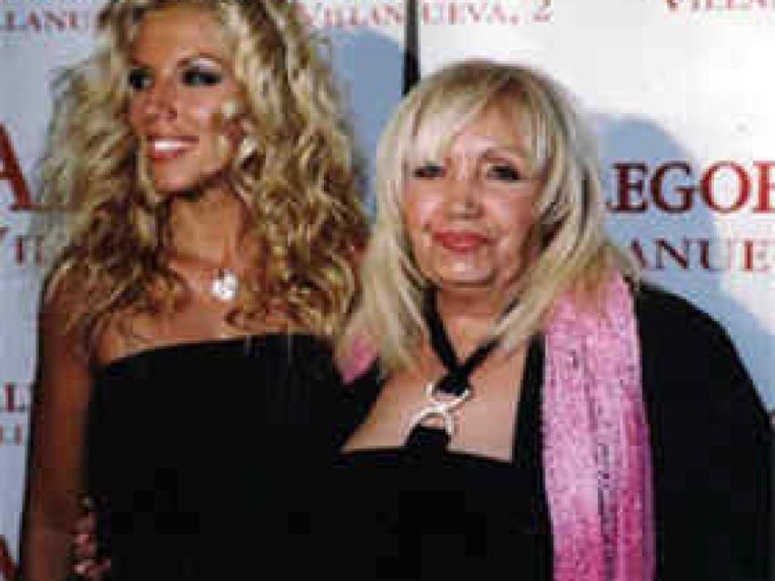 Rebeca y su madre, Franciska.