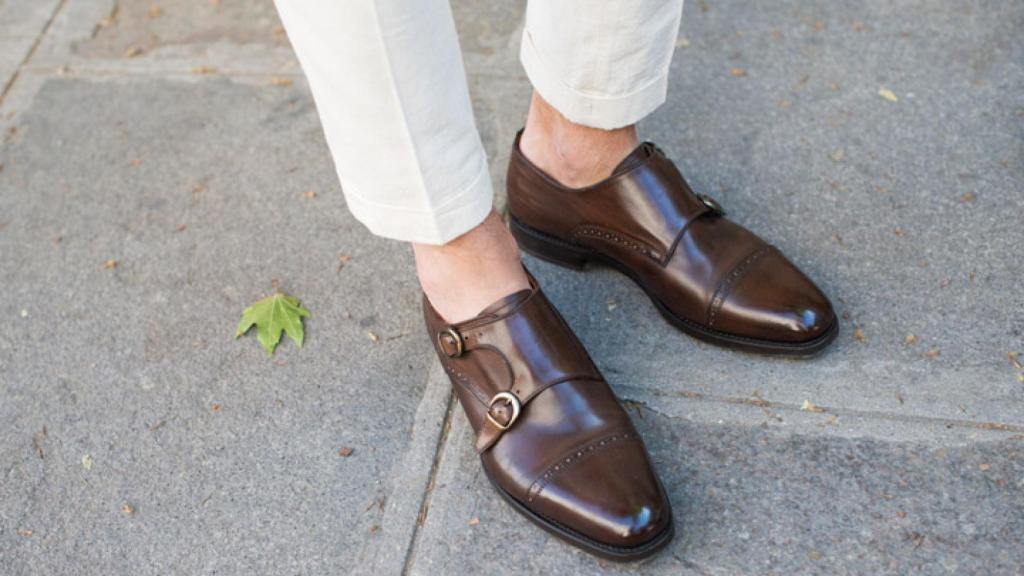 Los zapatos sin calcetines en una imagen de archivo.