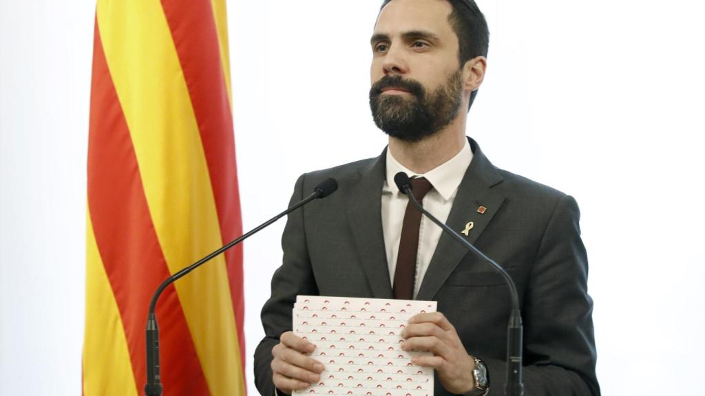El presidente del Parlament, Roger Torrent, durante una rueda de prensa.