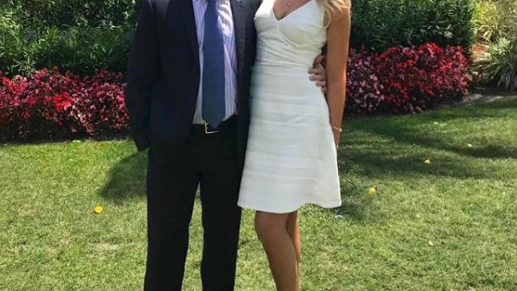 Ross y Tiffany juntos.