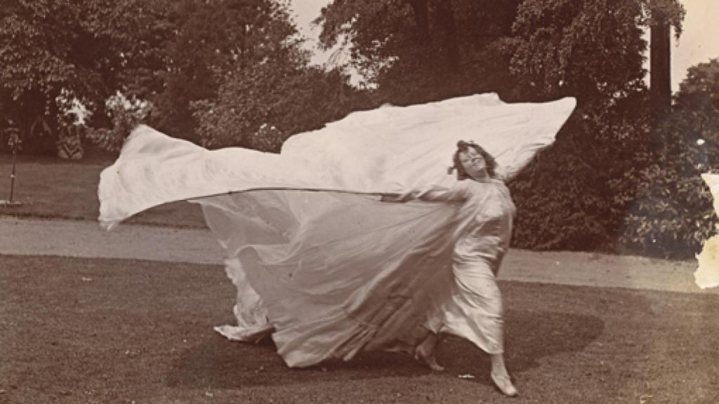 Image: Danza moderna: del corsé a los pies descalzos