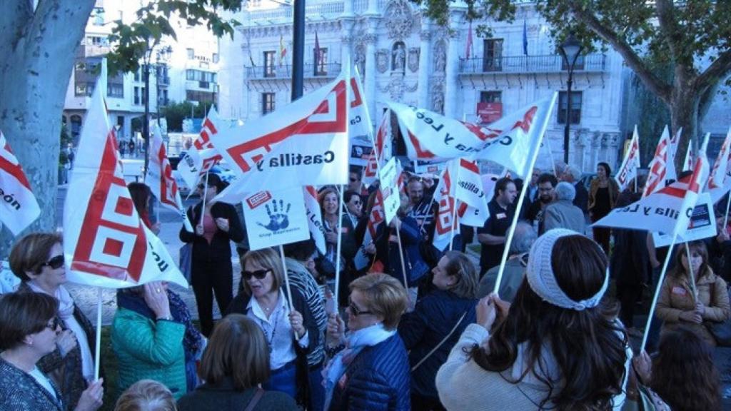 concentracion-trabajadores-hosteleria-valladolid-1